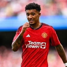 A farsa entre treinadores e jogadores do Manchester United está acontecendo novamente